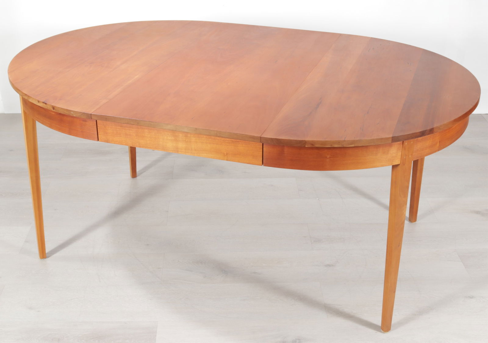 Thomas Moser Cherry Round Dining Table - 3