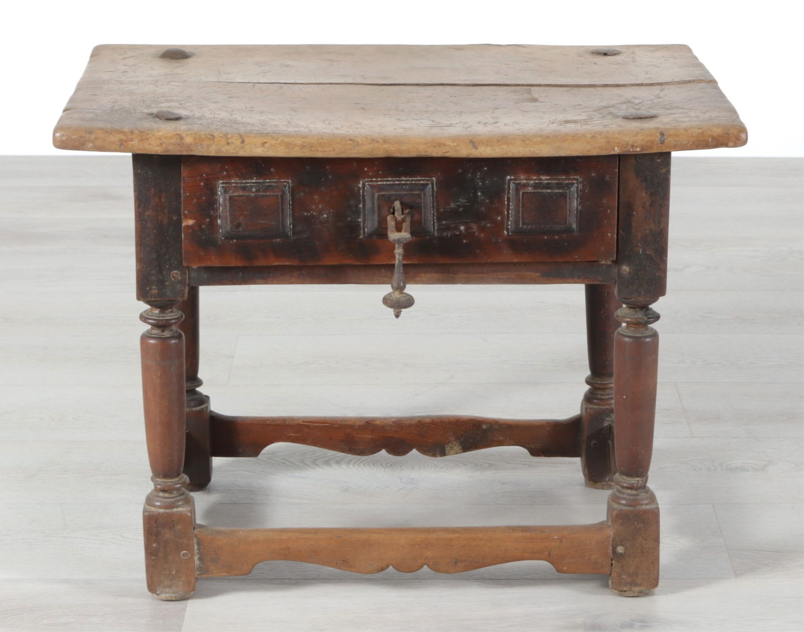 Spanish Baroque Walnut Side Table - 2