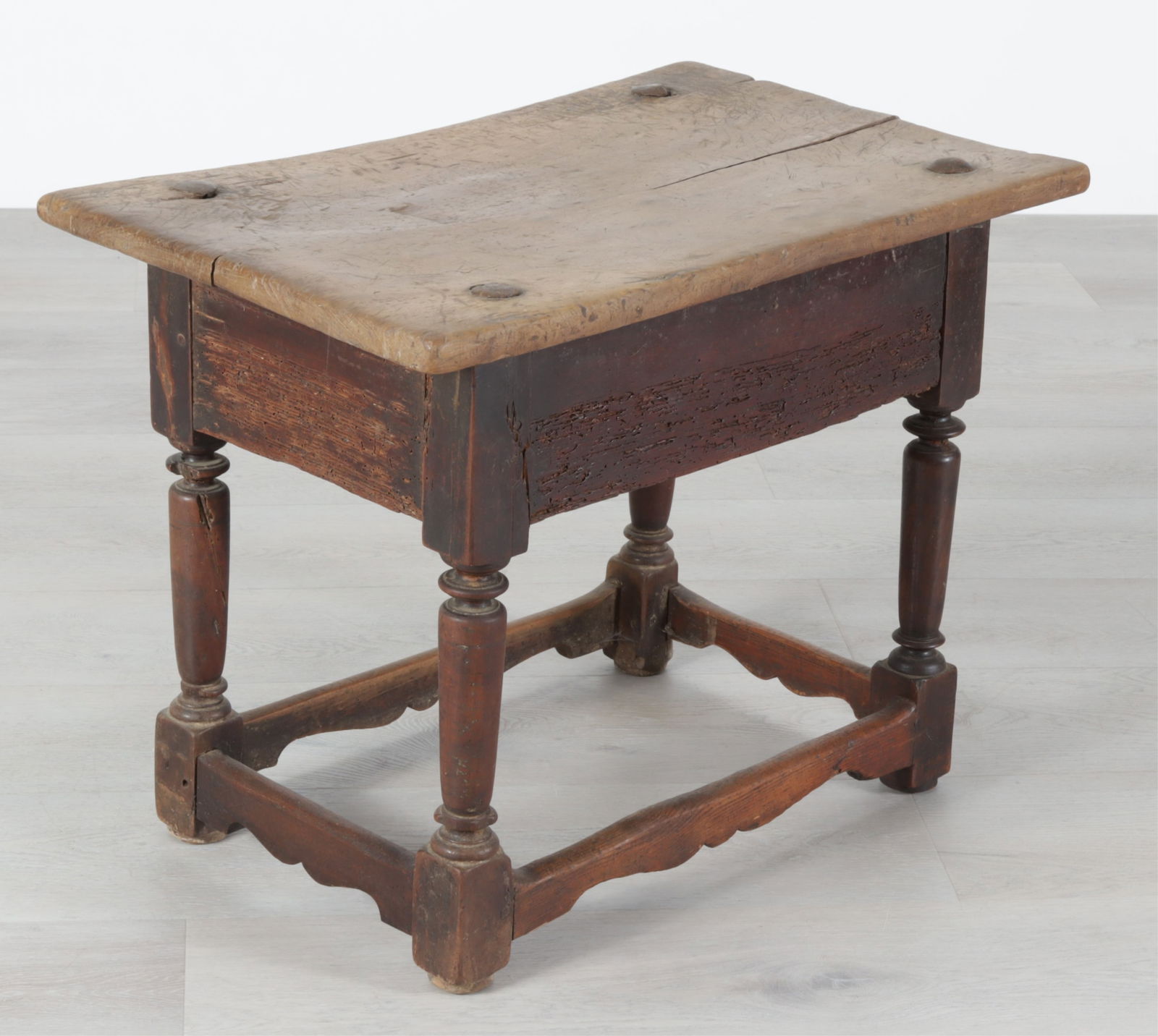 Spanish Baroque Walnut Side Table - 5