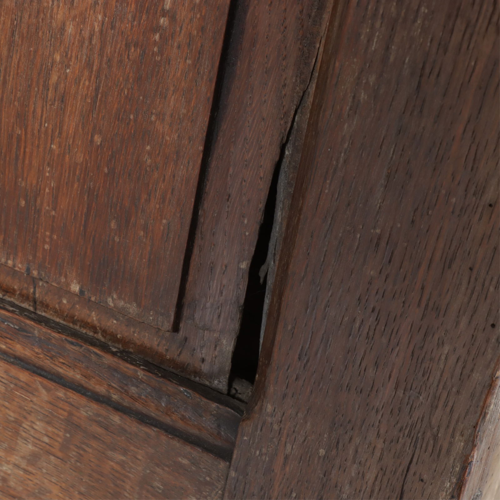 French Provincial Oak Commode - 12