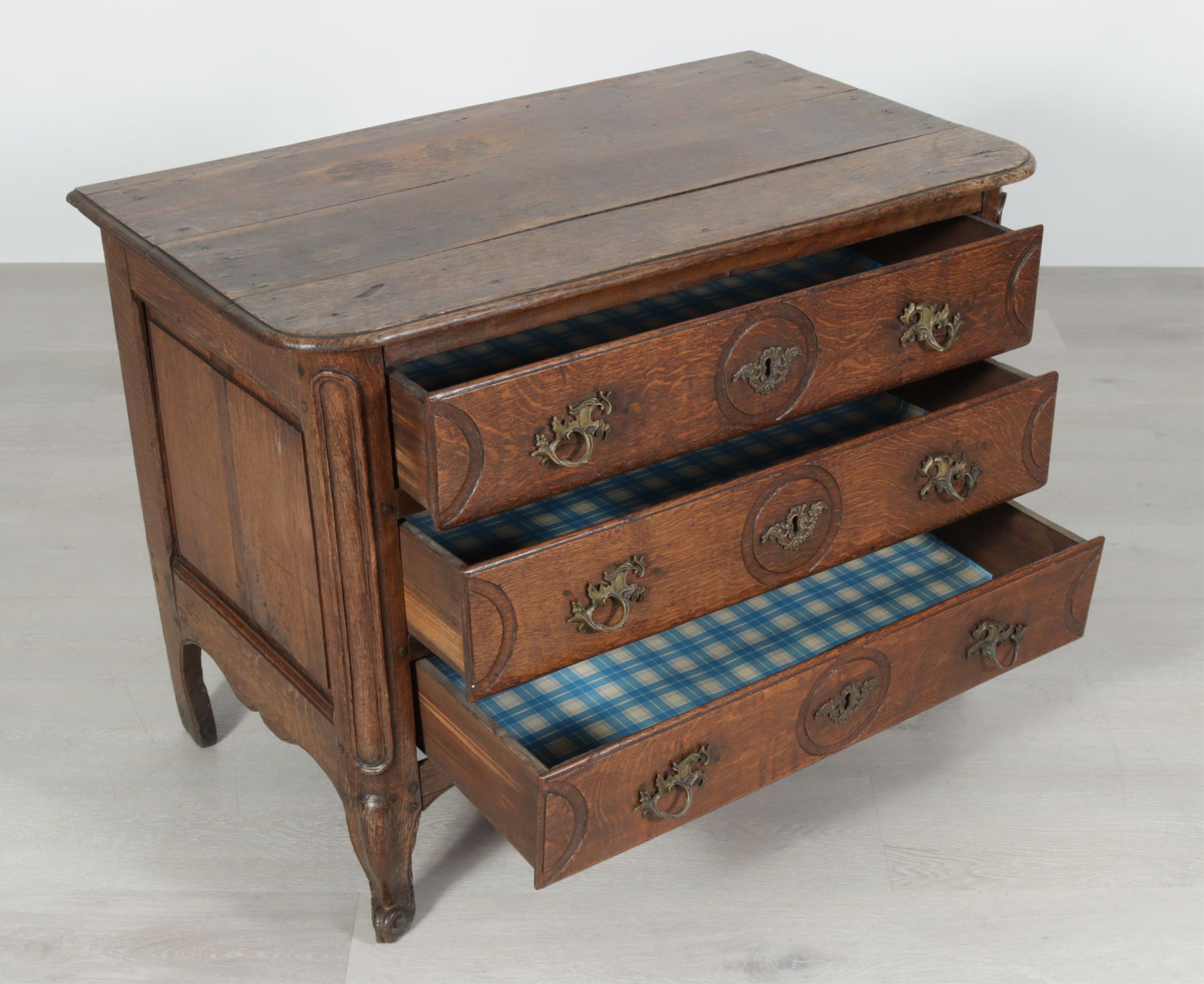 French Provincial Oak Commode - 3