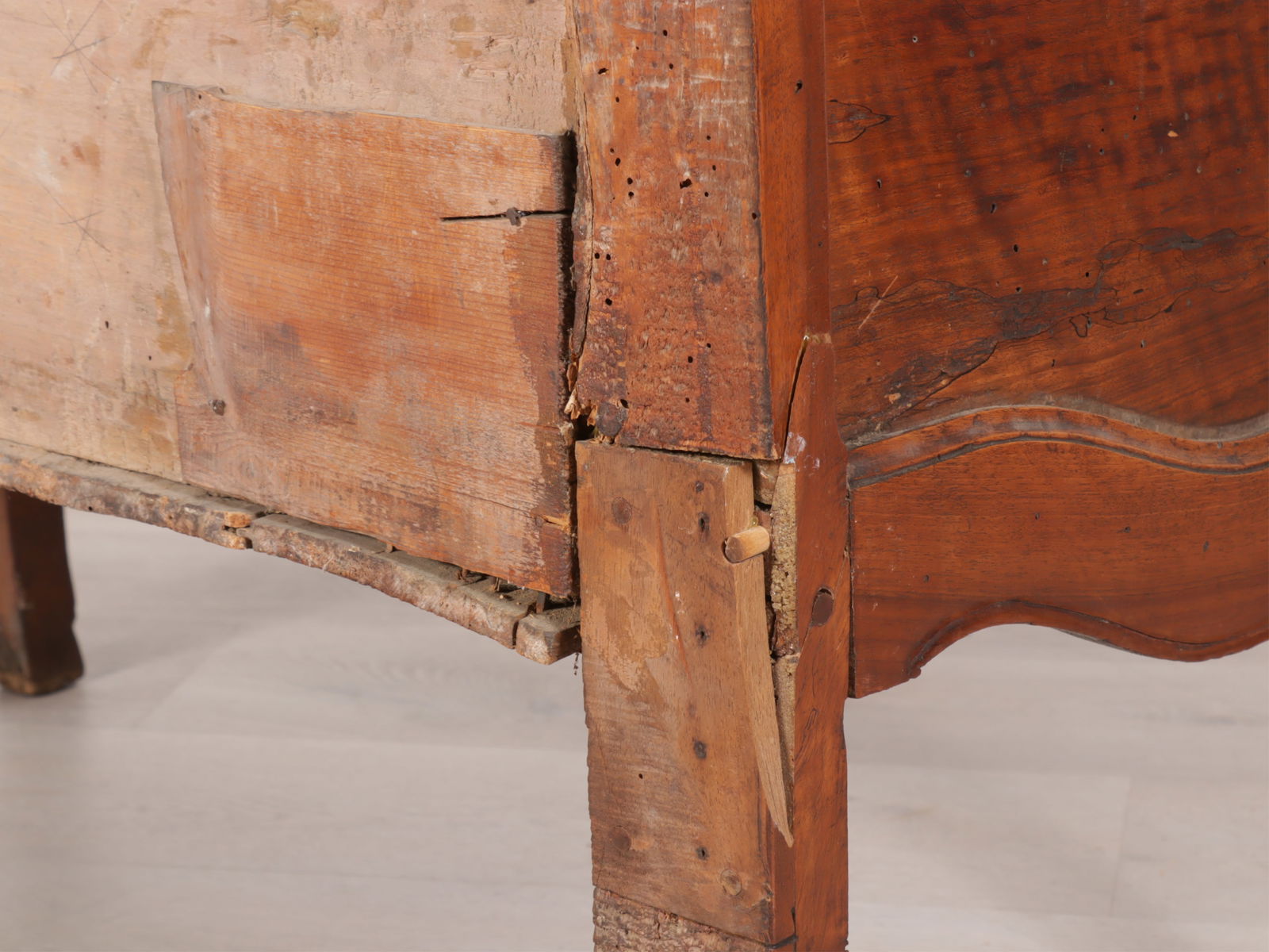 Louis XV Provincial Cherry Commode, 18th C. - 6