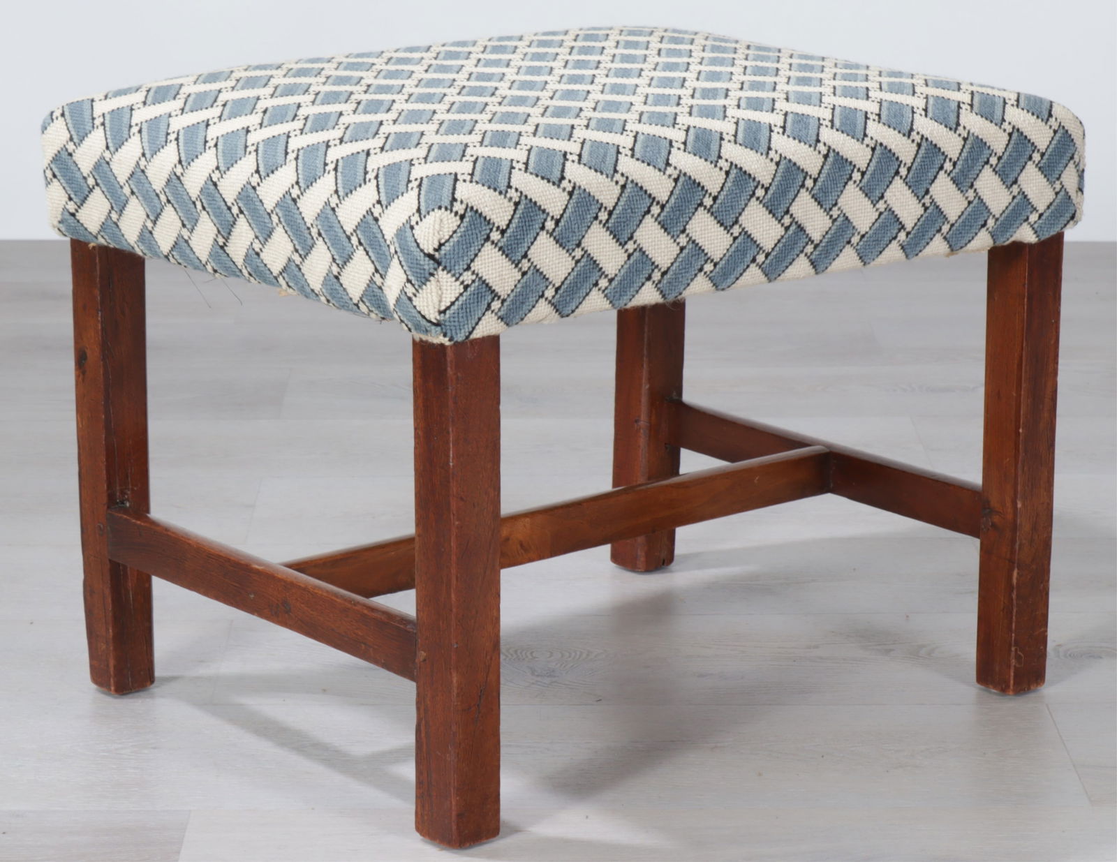 George III Mahogany Bench: George III Mahogany Bench, in geometric blue and white woven wool upholstery Dimensions: 18" H x 21.75" W x 18.5" D 