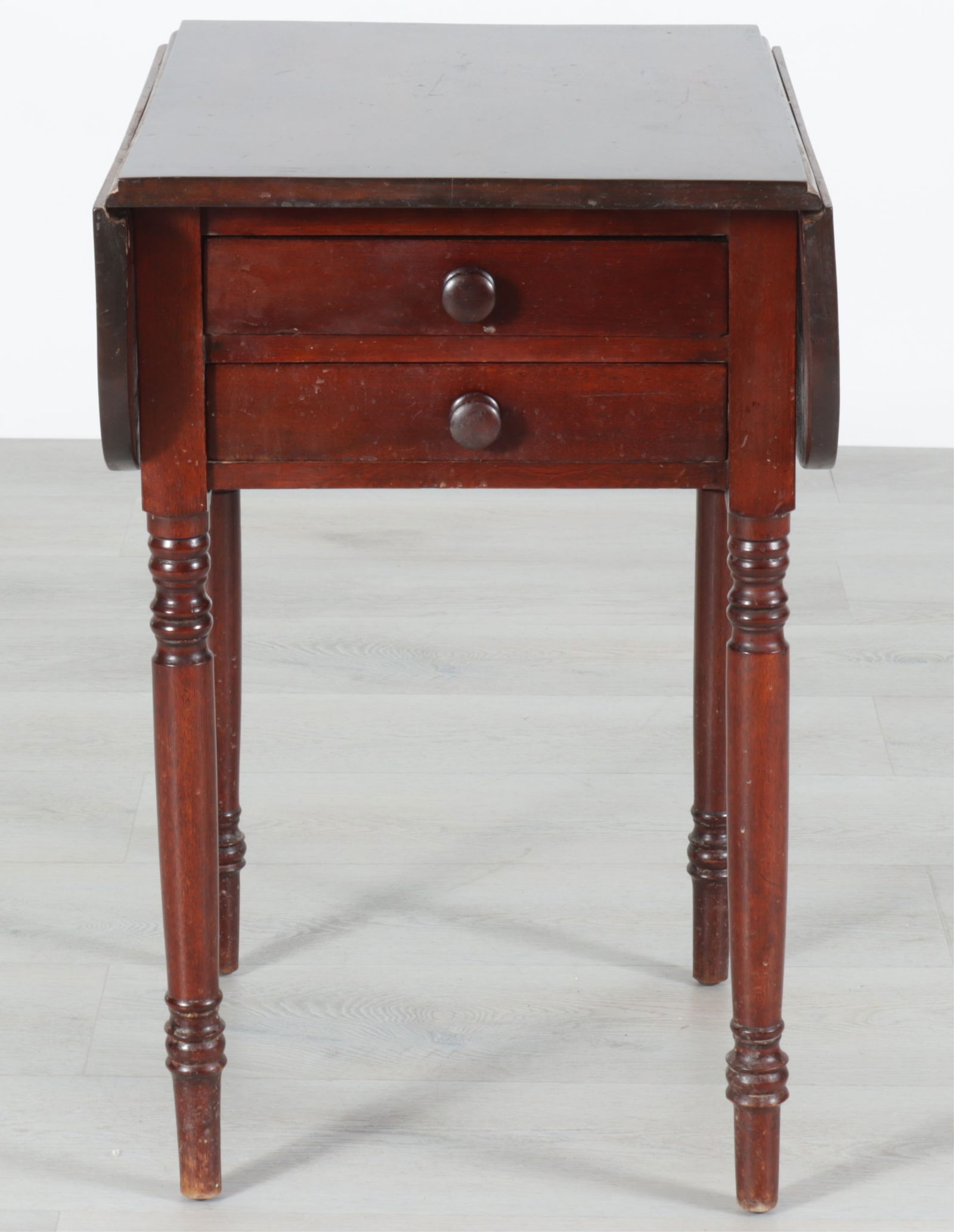 Classical Mahogany Dropleaf Side Table, 19th C. - 2