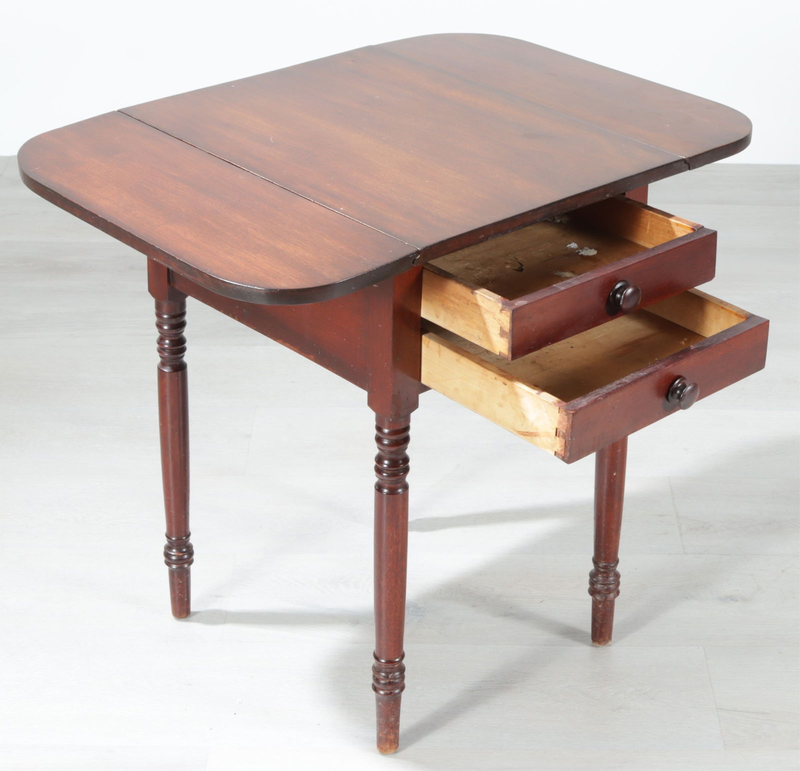 Classical Mahogany Dropleaf Side Table, 19th C. - 3