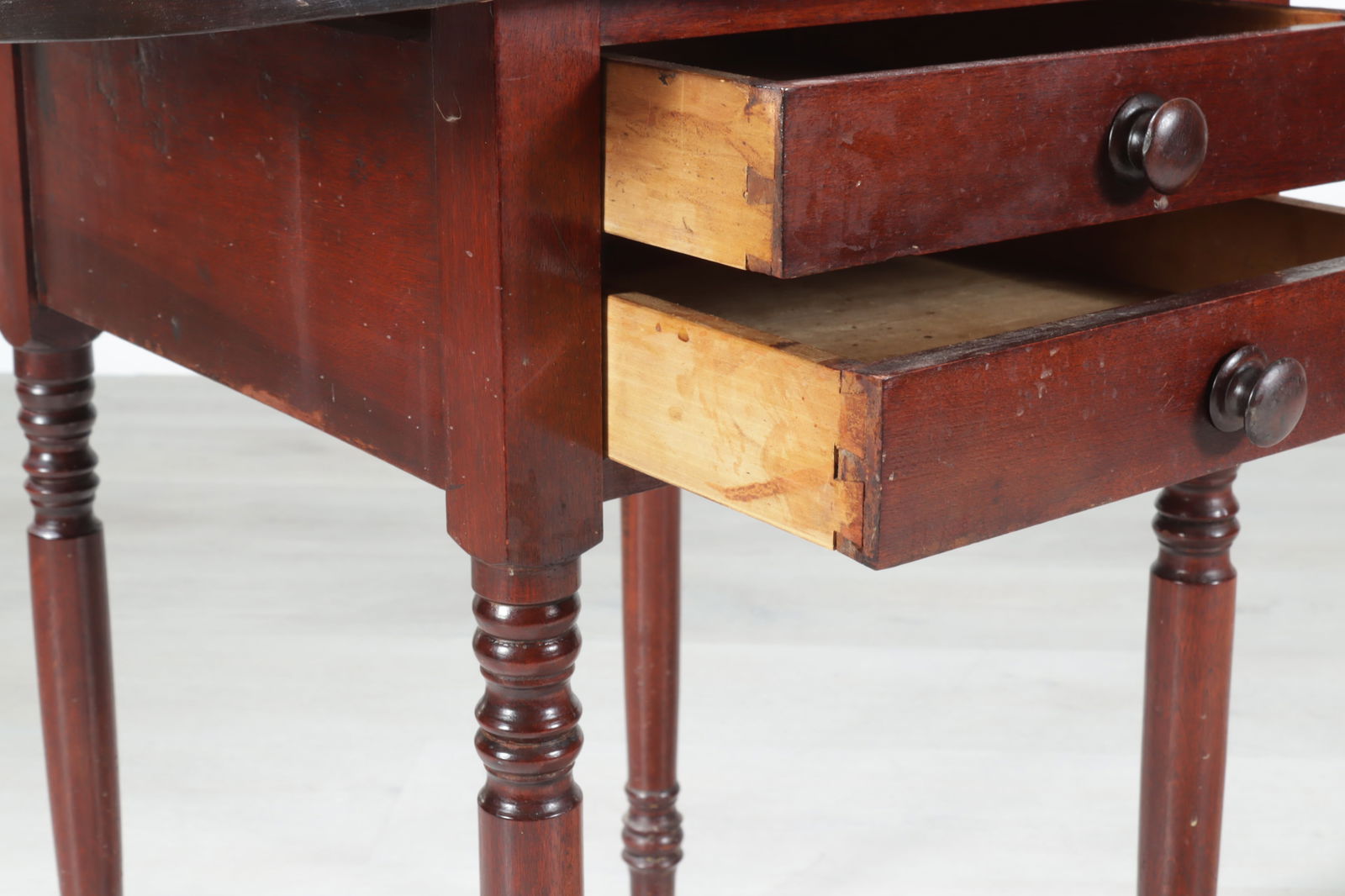 Classical Mahogany Dropleaf Side Table, 19th C. - 4