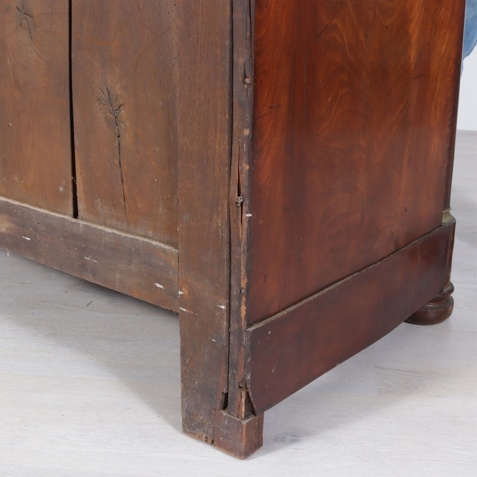 Empire Ormolu-Mounted Mahogany Commode,19th C. - 8