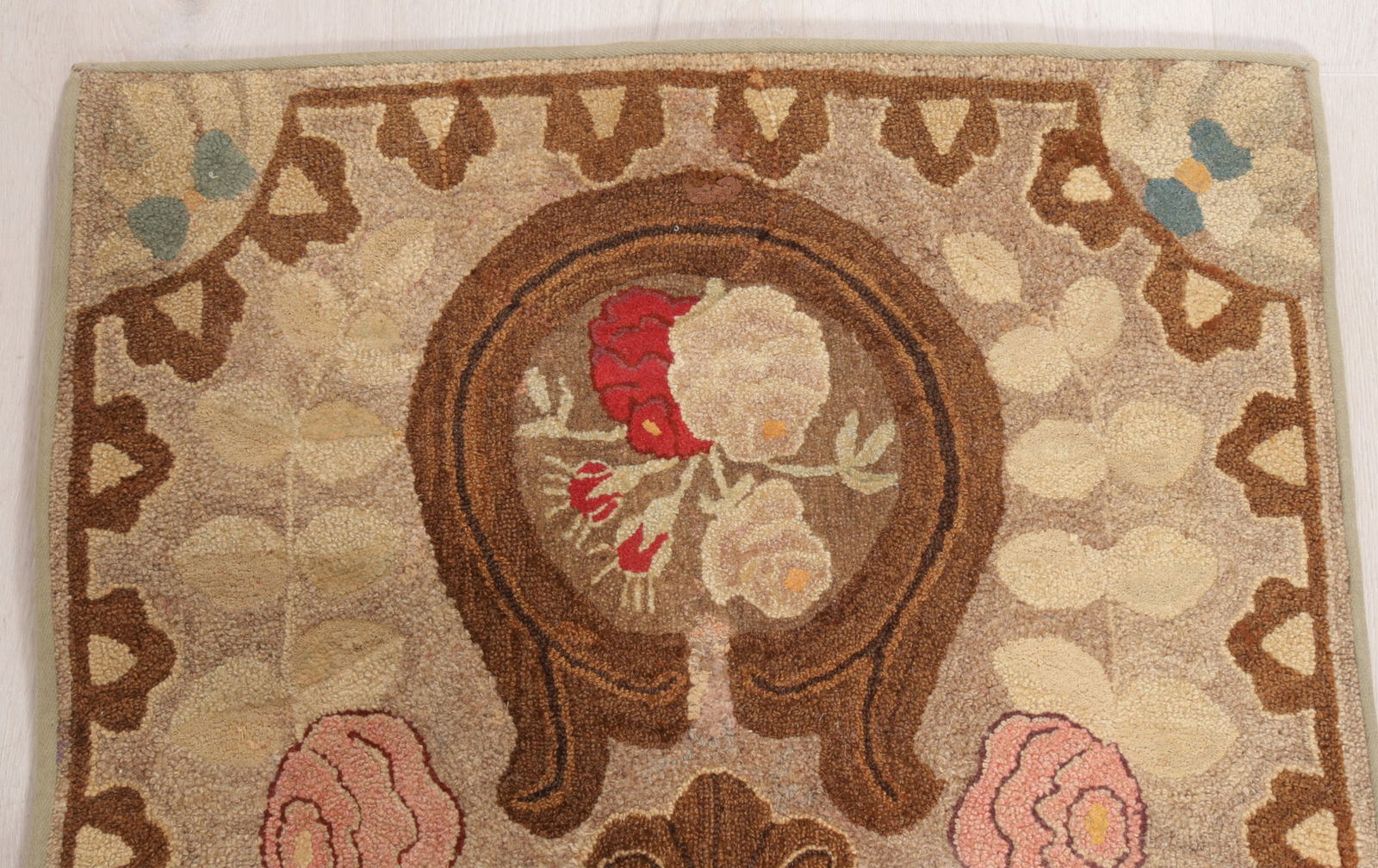 4 Floral Patterned Hook Rugs - 6