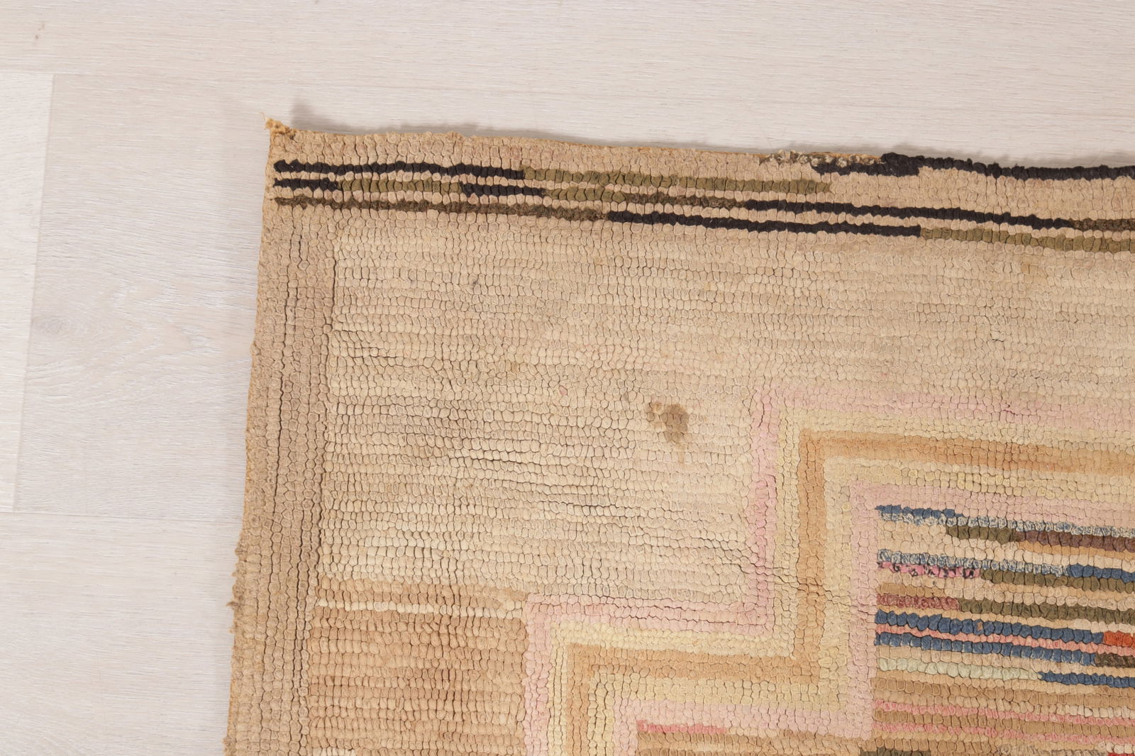 4 Geometric Patterned Hook Rugs - 11