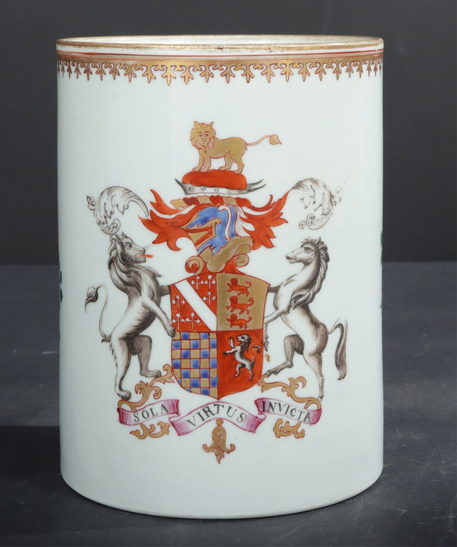 Chinese Export Porcelain Vase, 18th/19th C.: Chinese Export Porcelain Vase, Late 18th/Early 19th C. Dimensions: 7" H