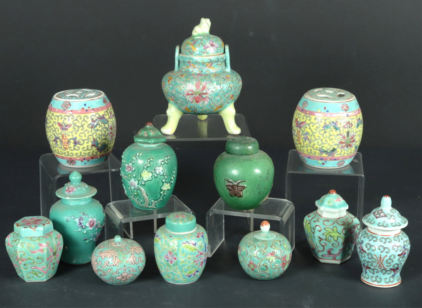 12 Chinese Miniature Blue Vases & Jars (1 of 7)