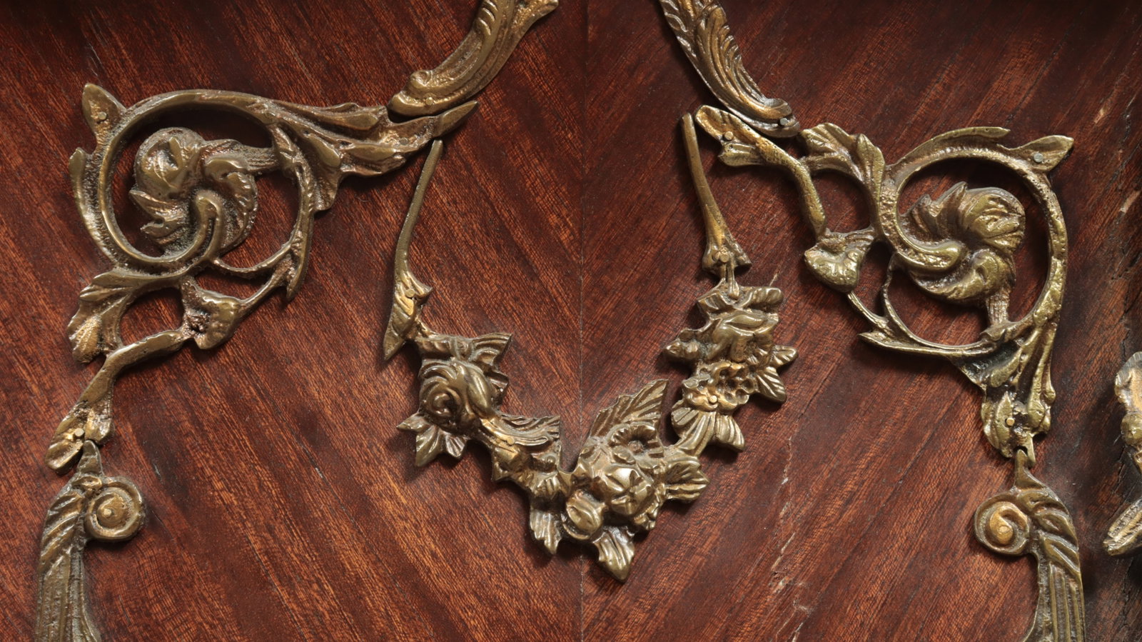 Louis XV Style Commodes - 7