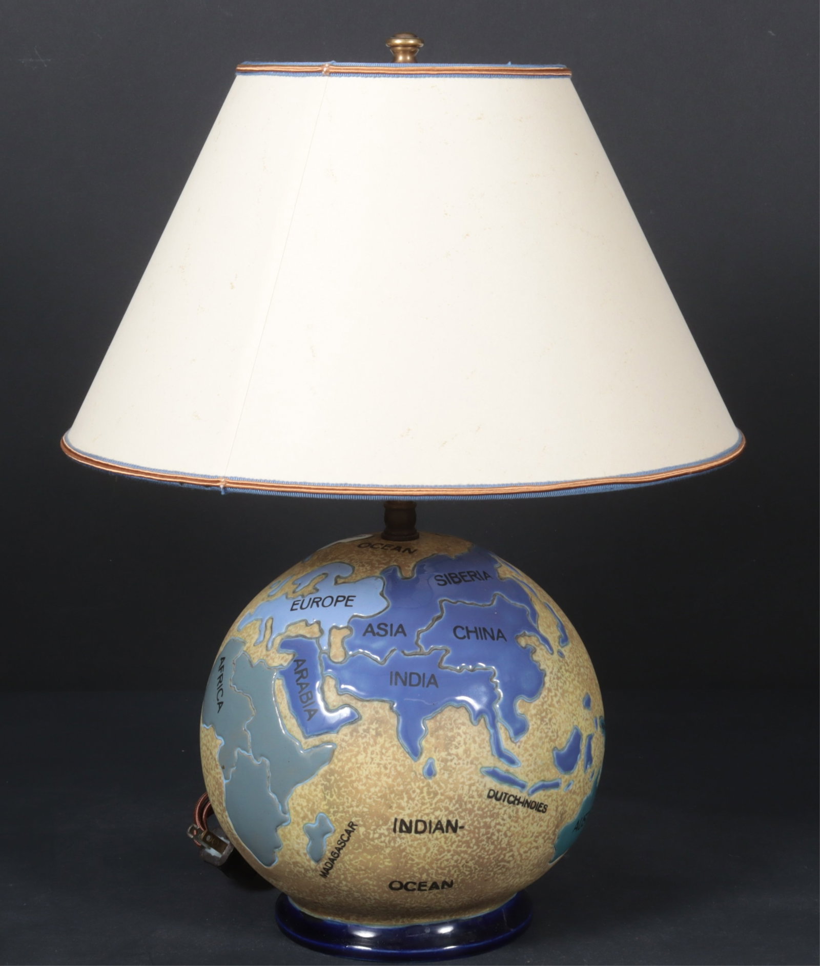Art Deco Ceramic Globe Lamp (1 of 5)