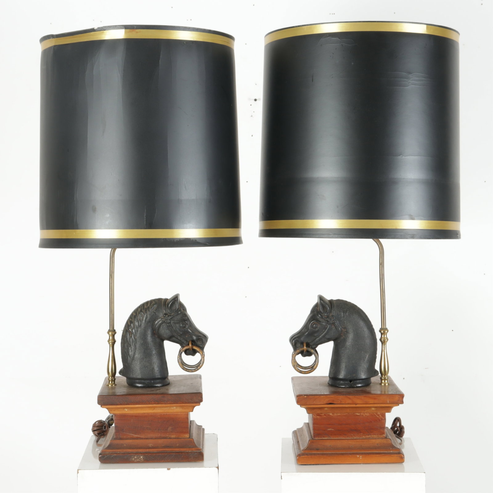 Pair Equestrian Cast Iron Hitching Post Lamps (1 of 10)