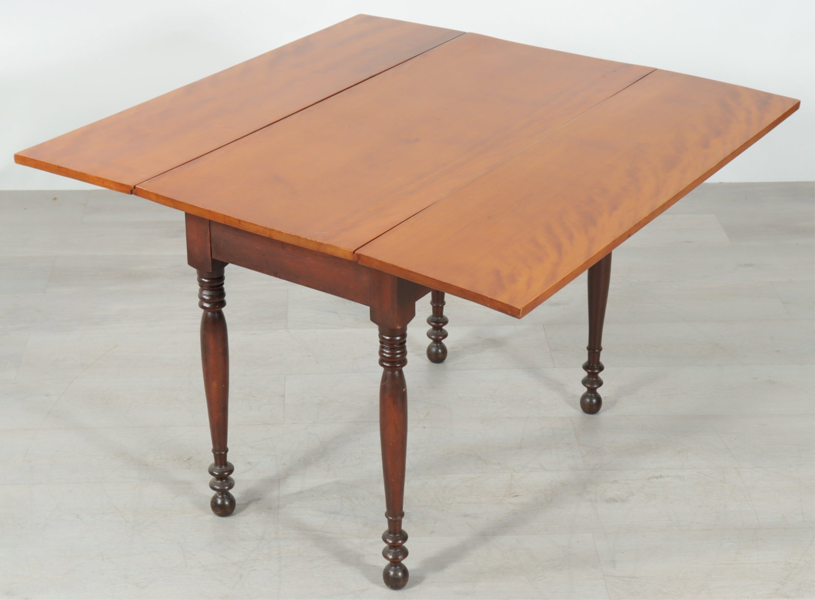 Classical Cherry Dropleaf Table, 19th C. - 2