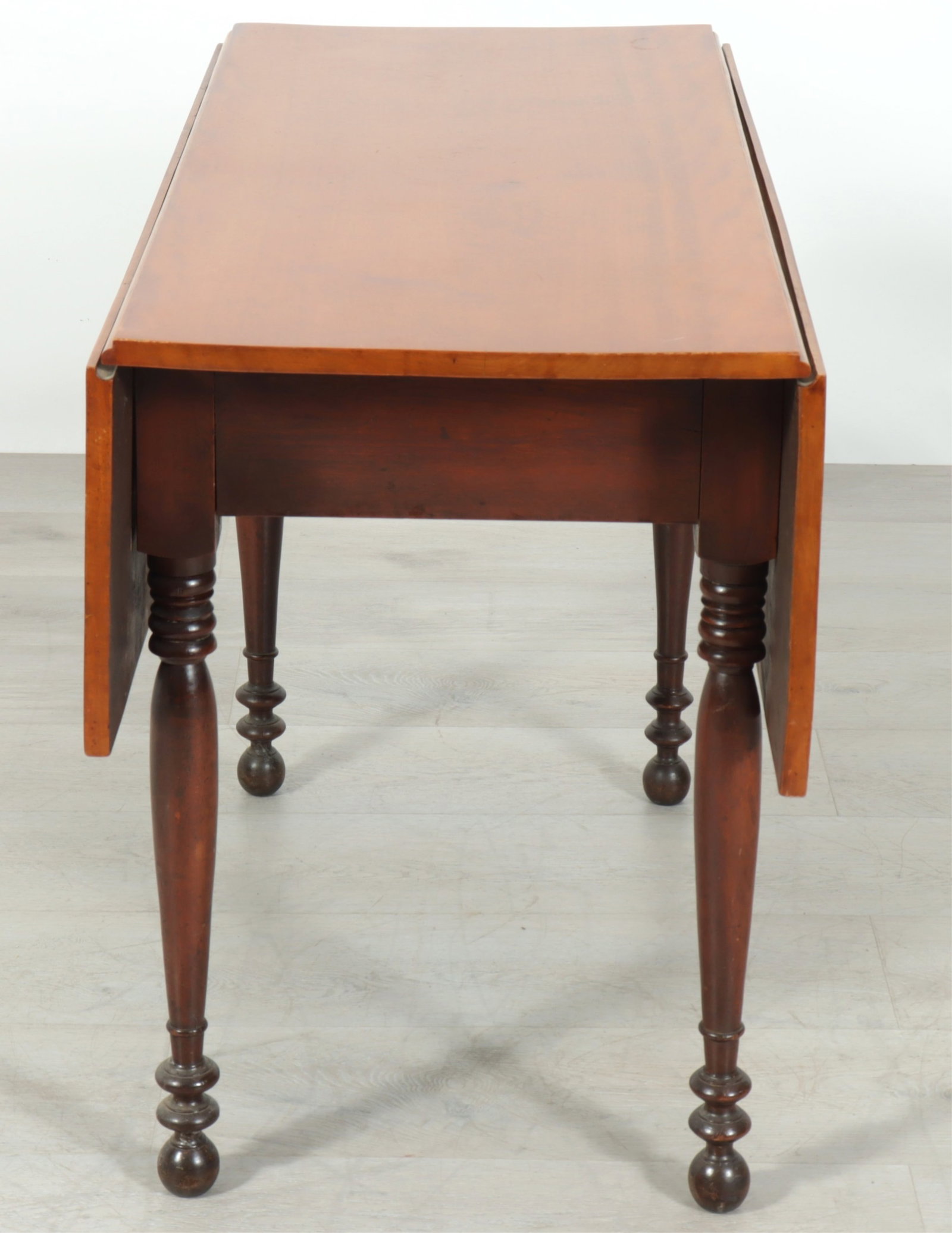 Classical Cherry Dropleaf Table, 19th C. - 3
