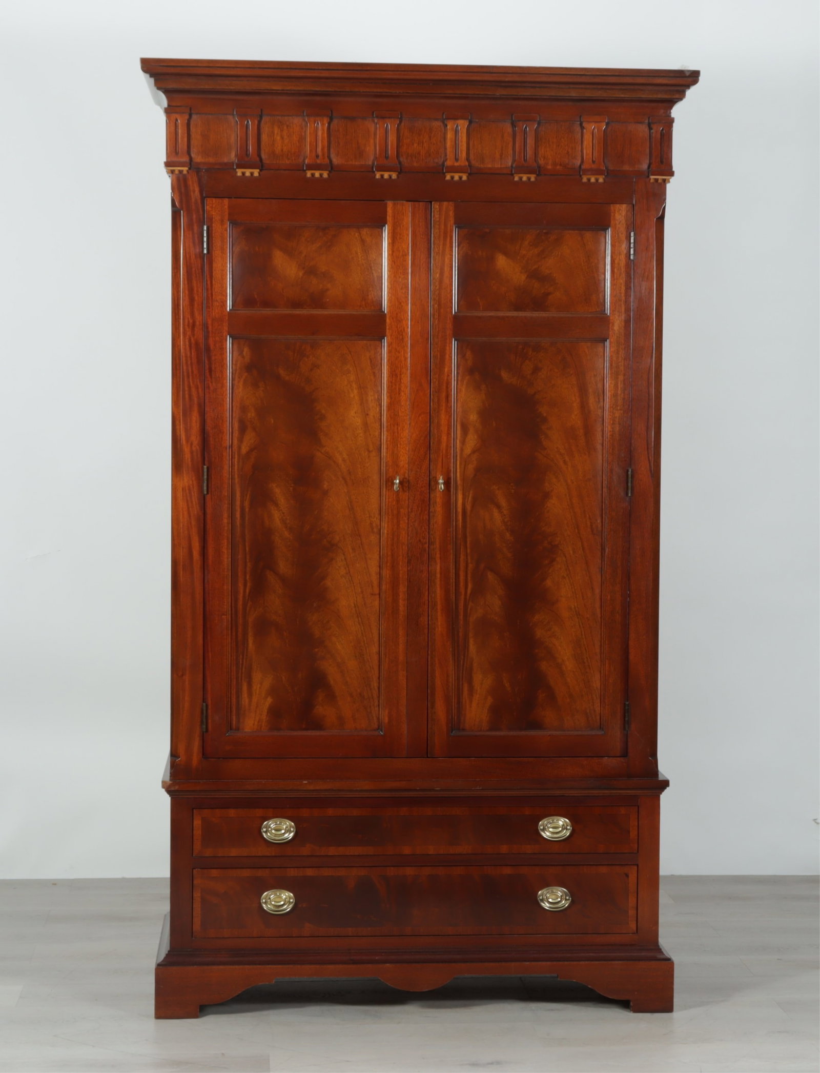 Hickory Chair Furniture Mahogany Linen Press (1 of 9)