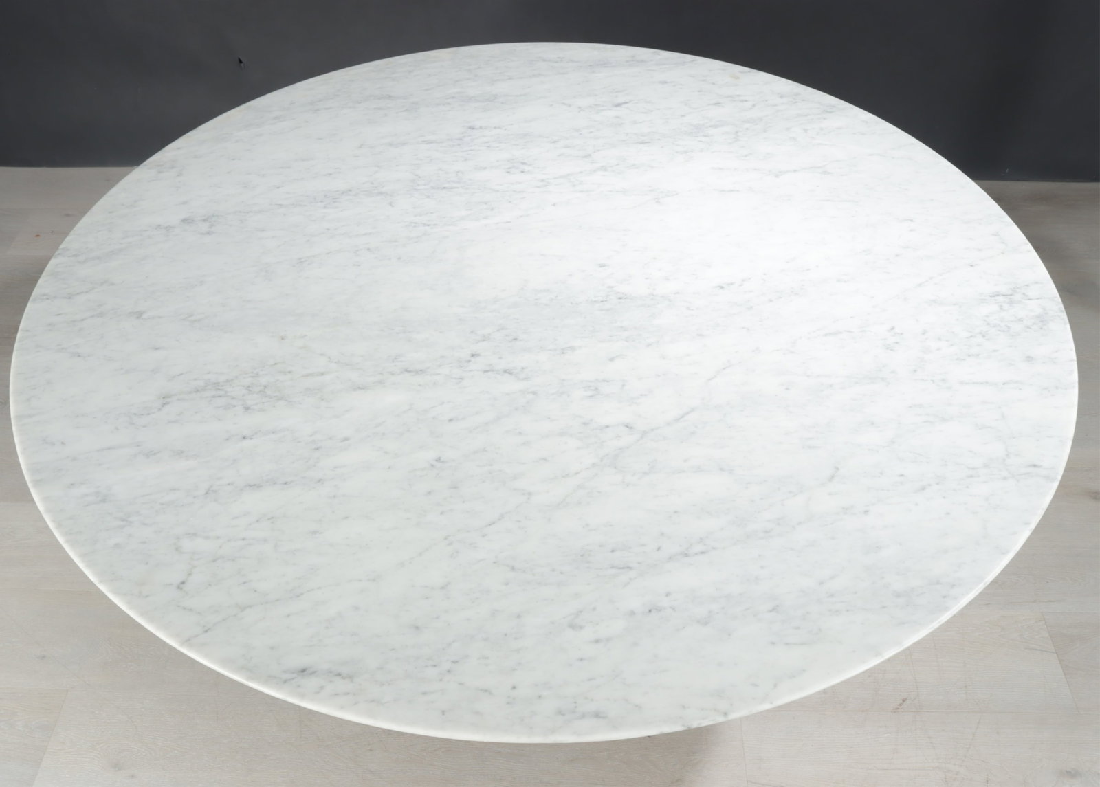 After Eero Saarinen Round Dining Table - 3