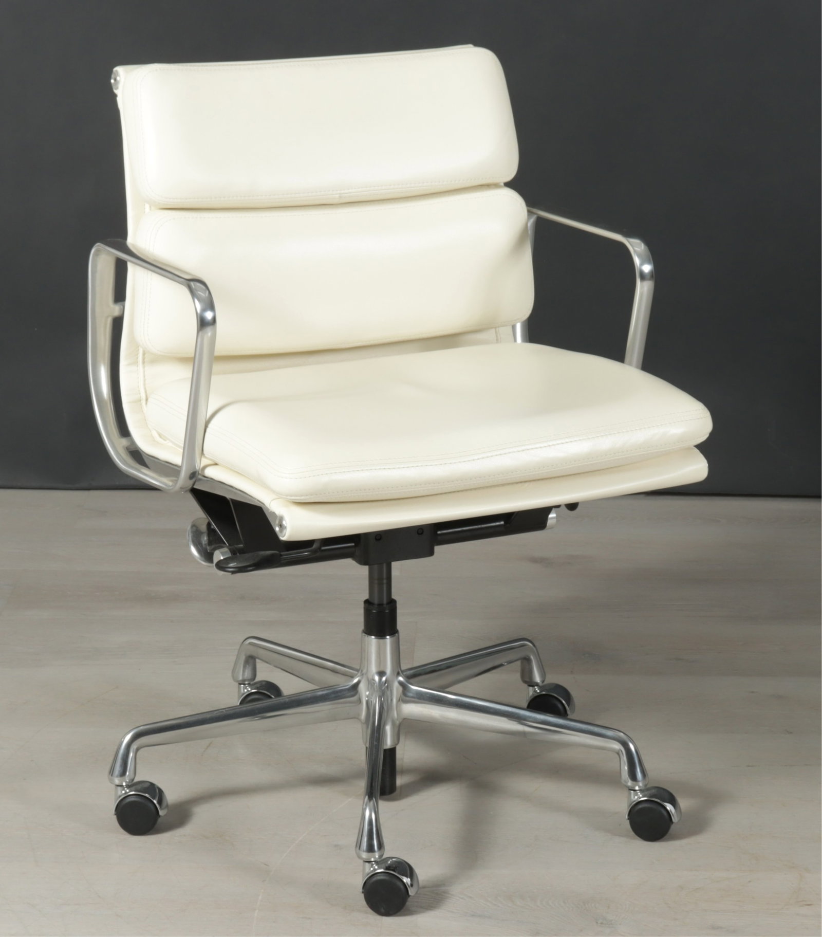 Eames for Herman Miller Executive Desk Chair (1 of 10)
