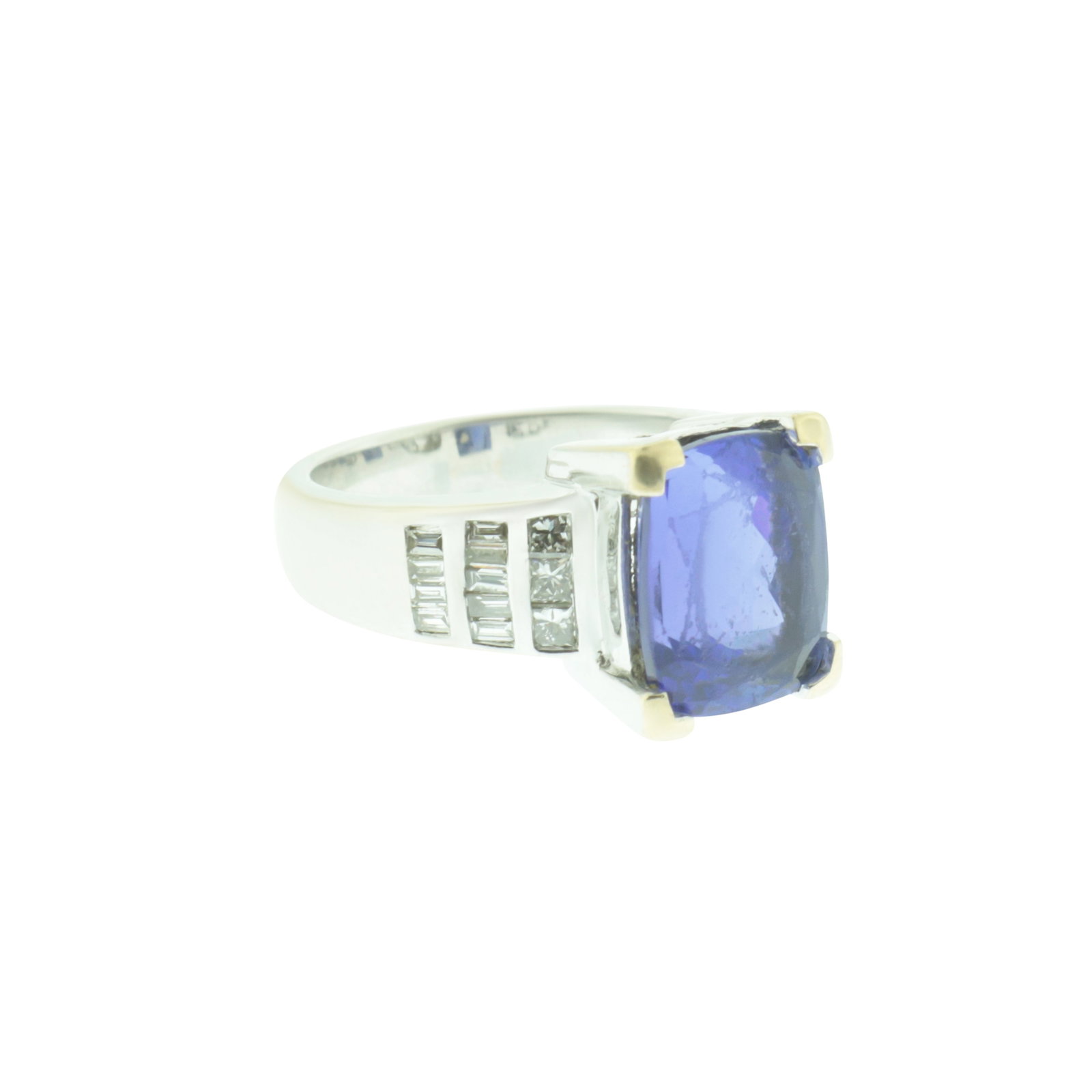 Tanzanite and Diamond Ring - 3