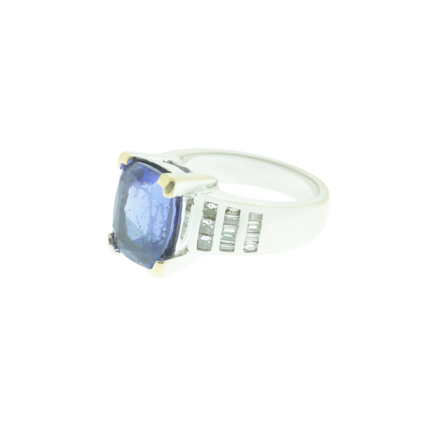 Tanzanite and Diamond Ring - 4