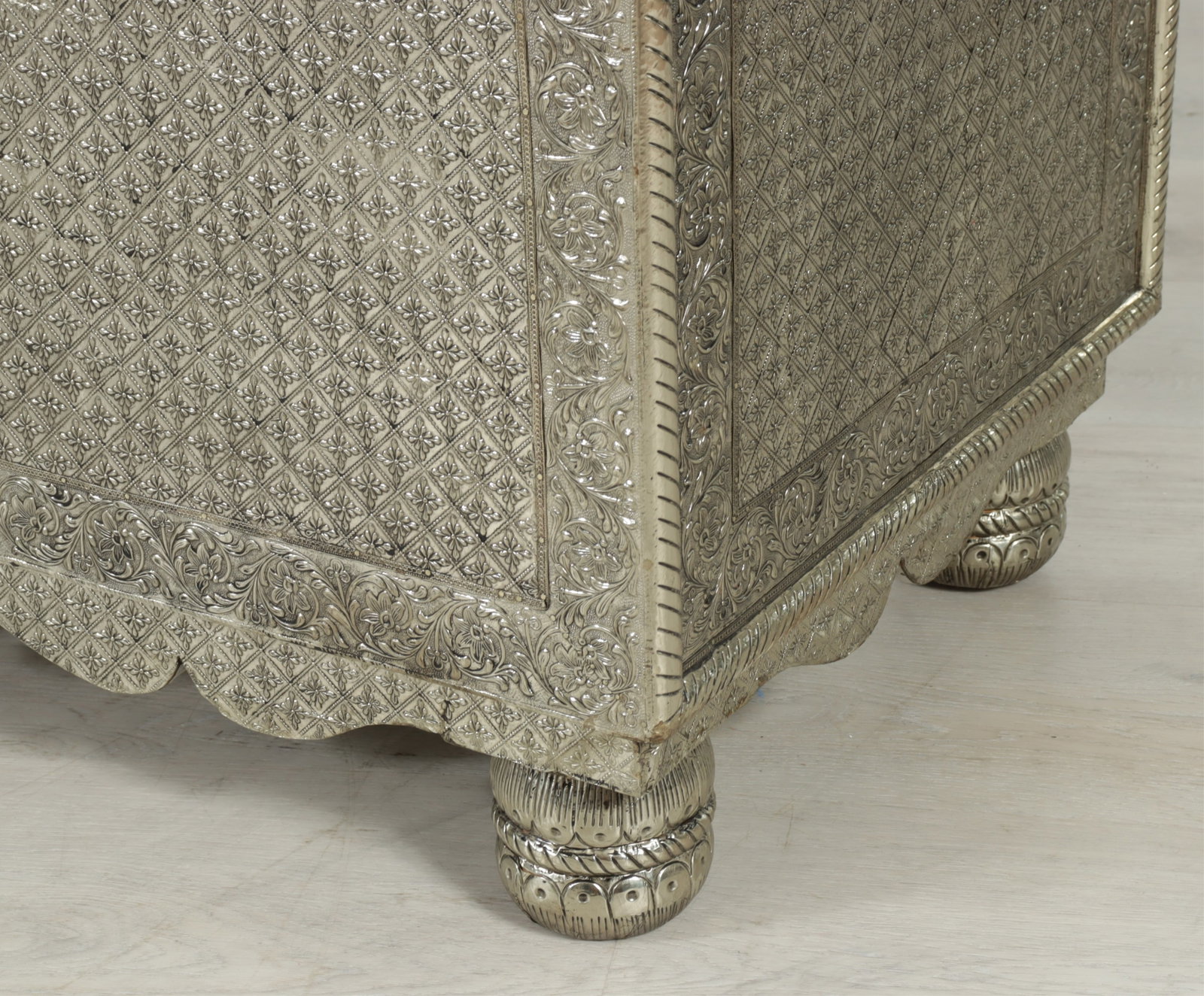 Indian Repousse Veneered Sideboard - 11