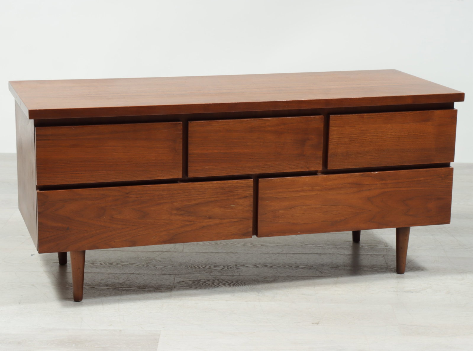 Mid Century Walnut Blanket Chest: Mid Century Walnut Blanket Chest, by Lane, cedar lined 21.5" H x 47.25" W x 18" D