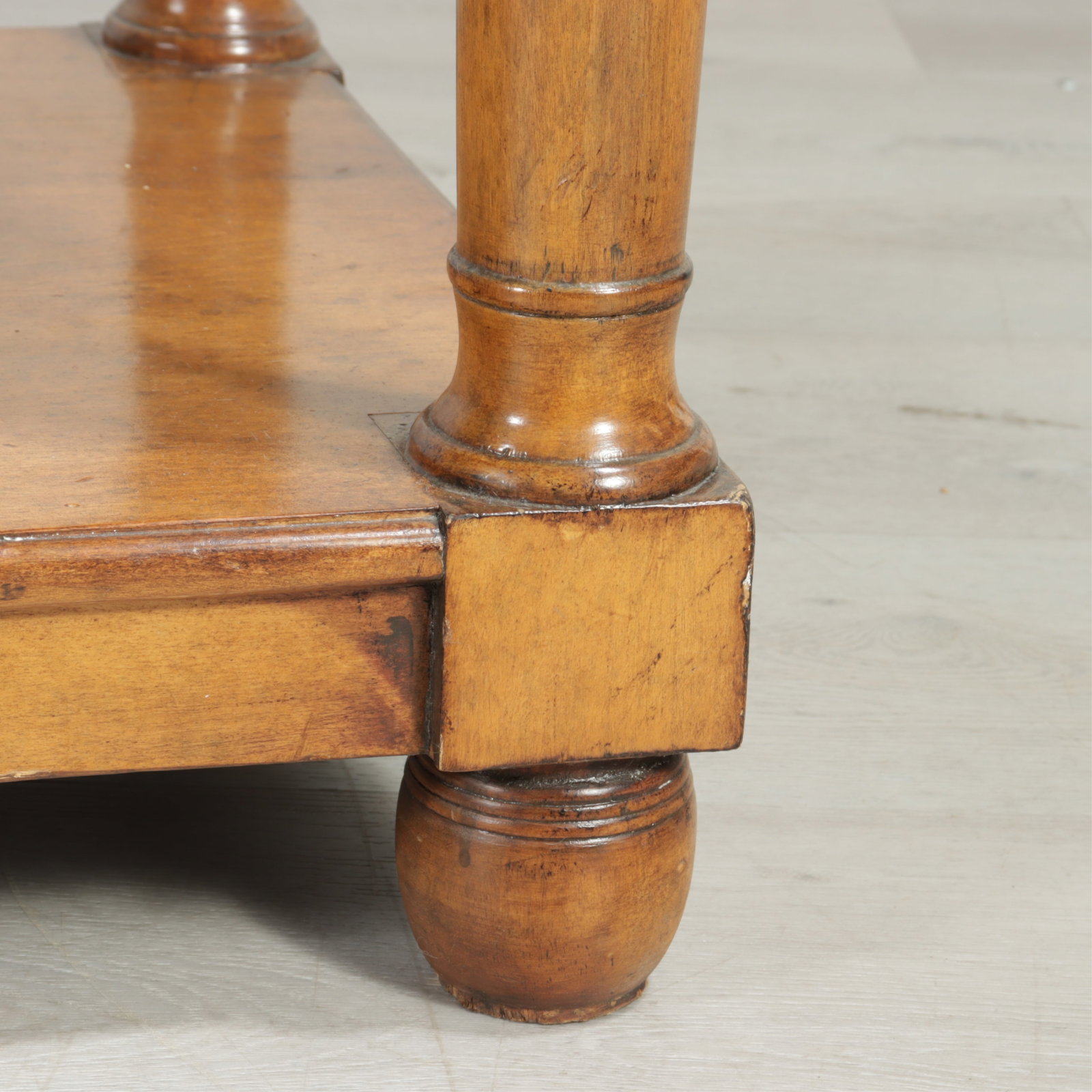 Classical Style Cherry Side Table - 9