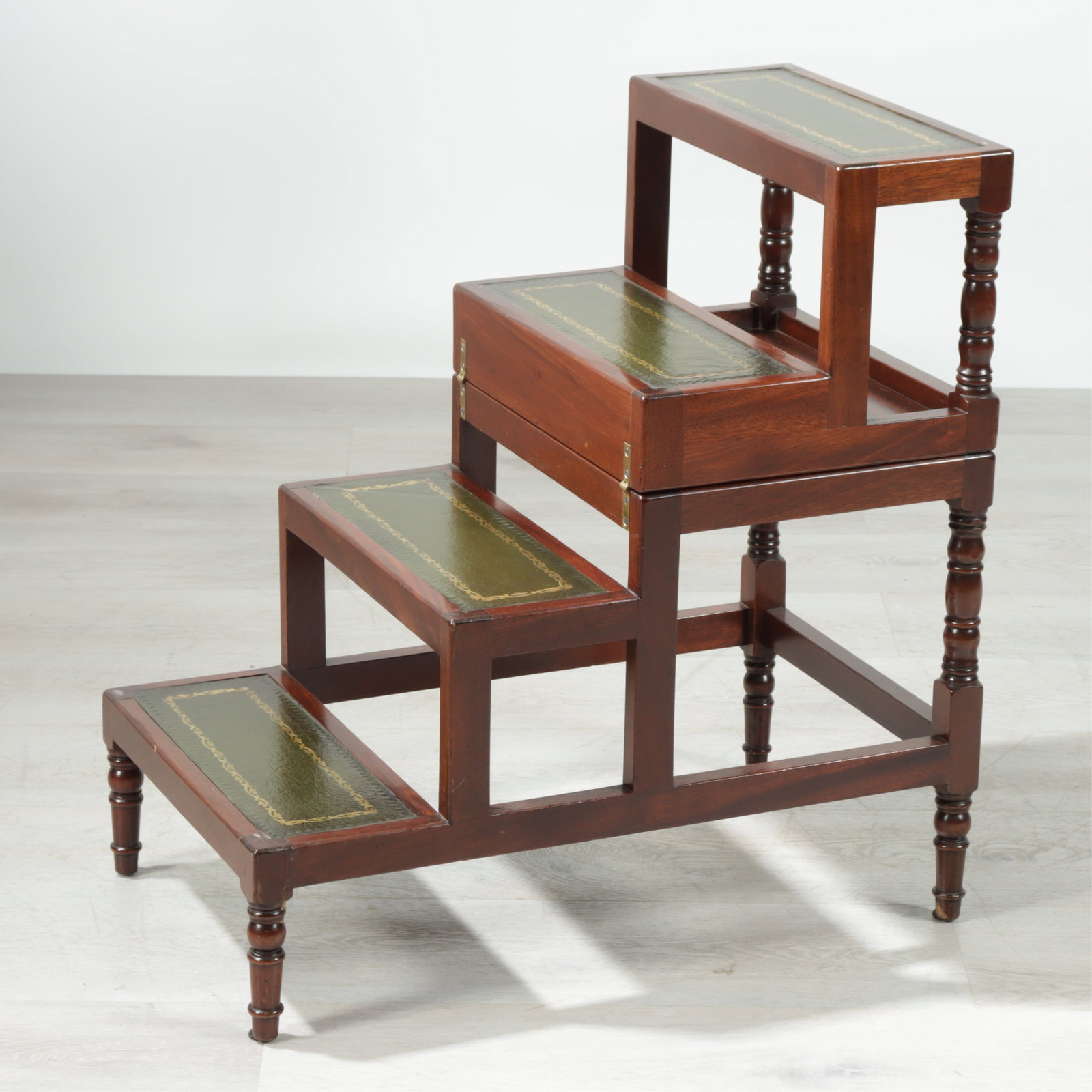 Regency Style Metamorphic Library Steps: Regency Style Mahogany Metamorphic Library Steps 18" & 28" H, 16.25" W x 27.25" D