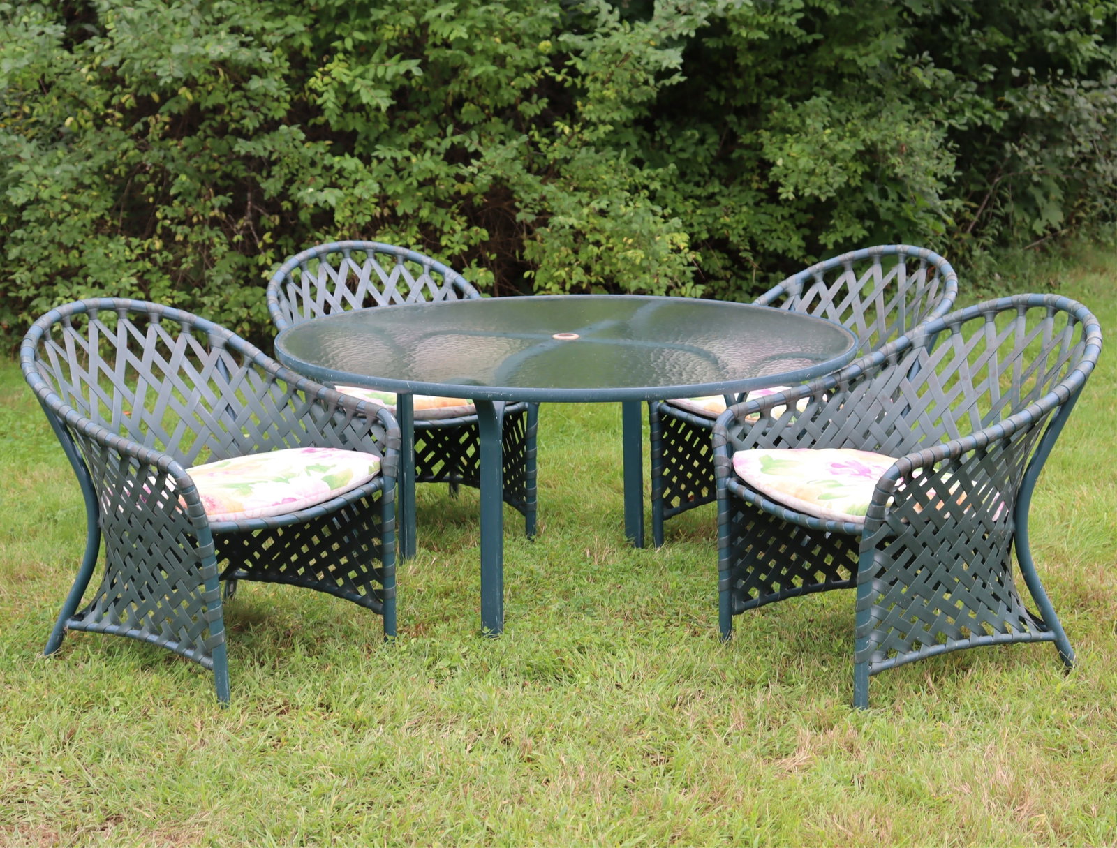 Brown Jordan Outdoor Round Dining Table & Chairs (1 of 12)