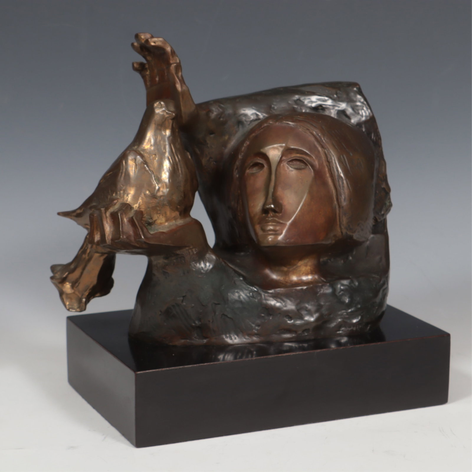 Sunol Alvar - La Paloma - Bronze (1 of 7)