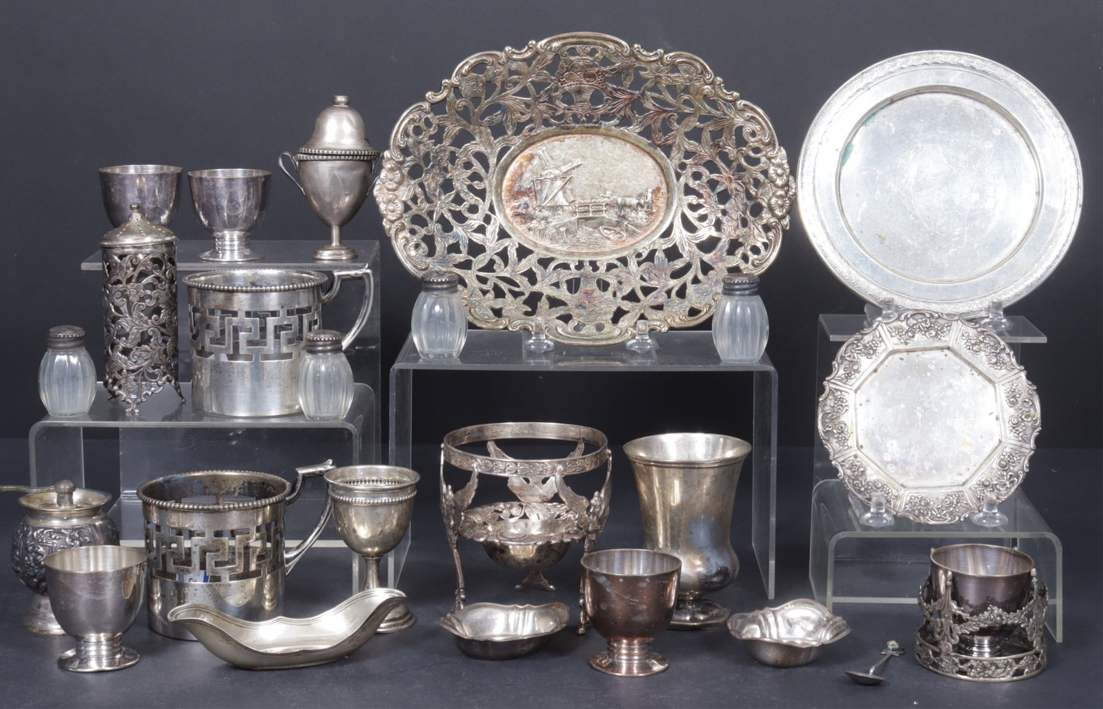 Group of European Sterling Silver Tabletop Objects: Group of European sterling silver tabletop objects comprised of 4 Christophle Orfevrerie sterling rimmed salt and pepper spreaders; a Herman Hooijkaas, Schoonhoven, Netherlands, Dutch windmill reticul