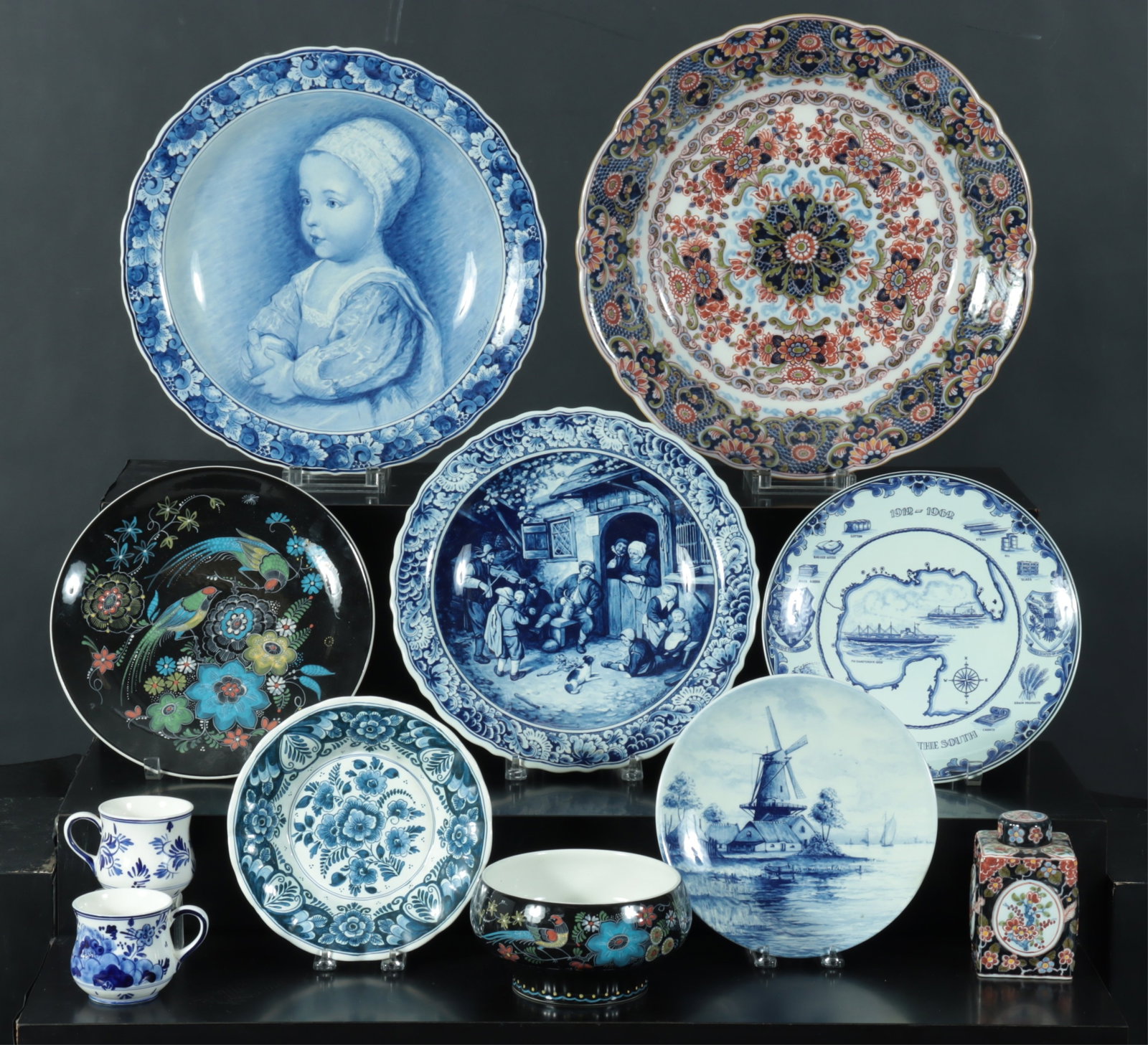 Delftware Porcelain Chargers and Bowls (1 of 12)