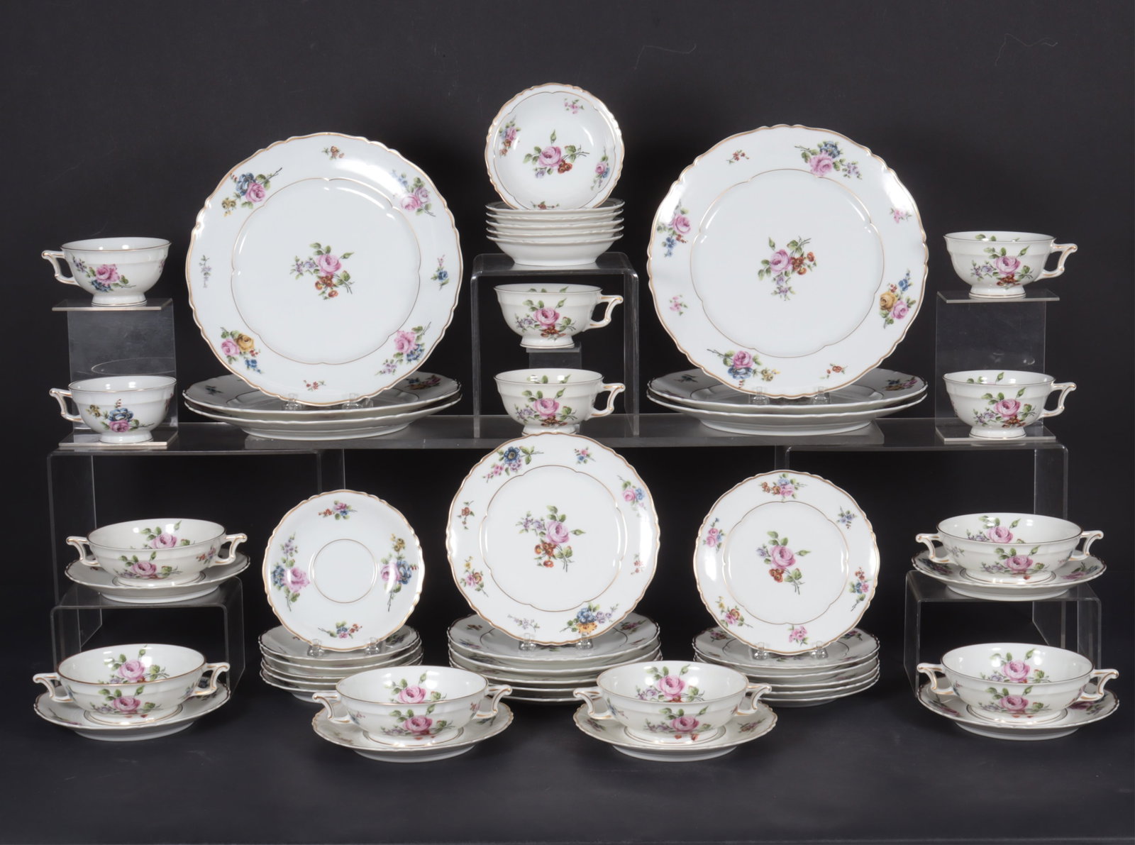 Haviland Porcelain Chantilly Service for 6: Haviland Porcelain Chantilly Service for 6, 49 pieces Large plates 10.25" Dia.