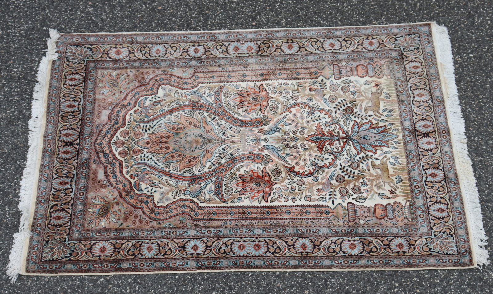 Persian Style Prayer Rug 4-1 x 6 (1 of 9)