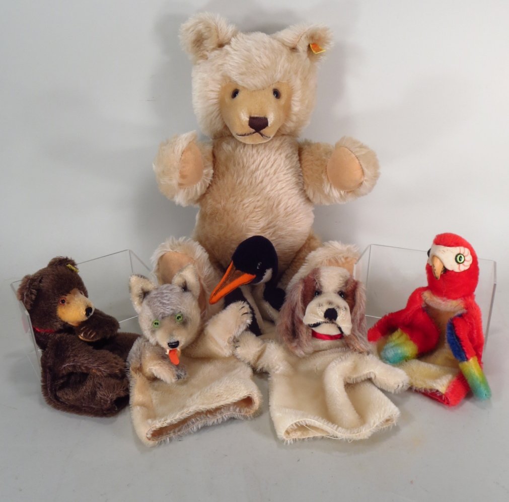 Vintage Steiff Bear and 5 Finger Puppets (1 of 7)