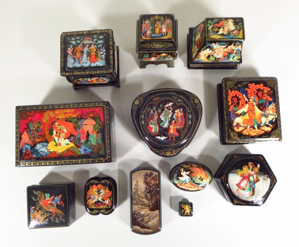 12 Russian Lacquer Boxes, Folk Scenes (1 of 7)