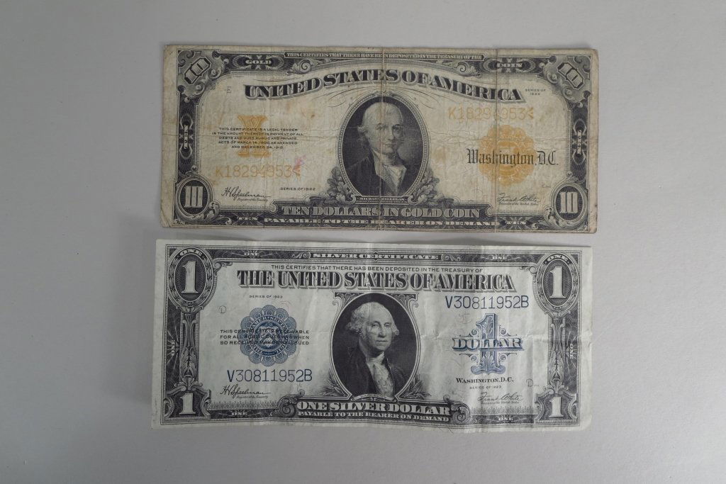 Two 1920's Bank Notes (1 of 6)