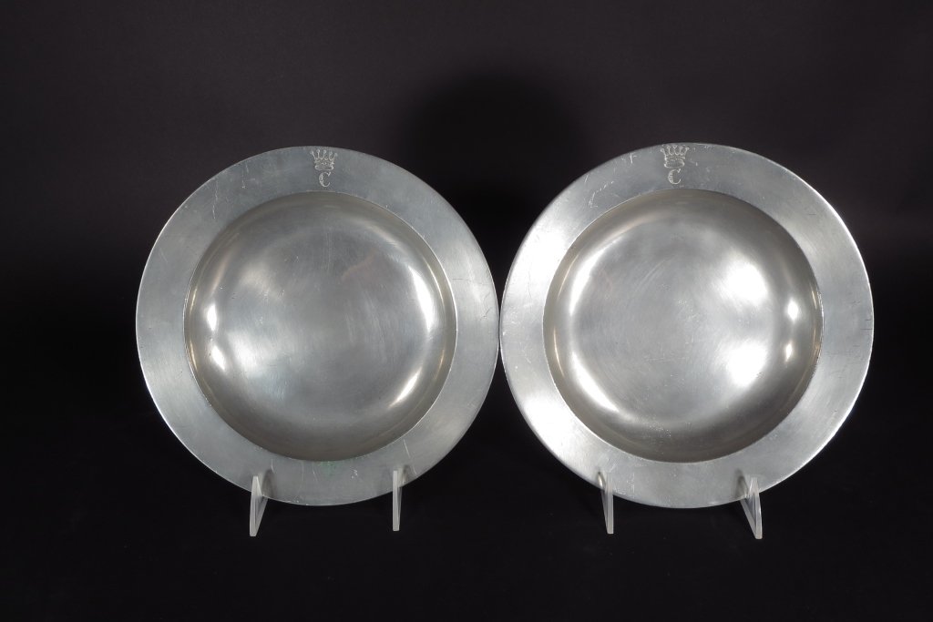 Pair of George II Pewter Plates (1 of 7)