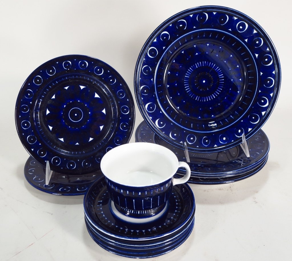 12 pcs of Arabia Ceramics, Finland, 20th C (1 of 3)