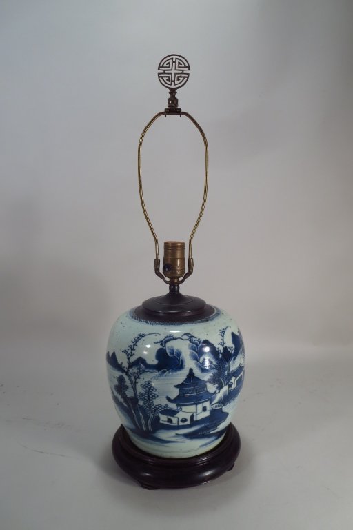 Asian Porcelain Ginger Jar as Lamp, on wooden base (1 of 5)