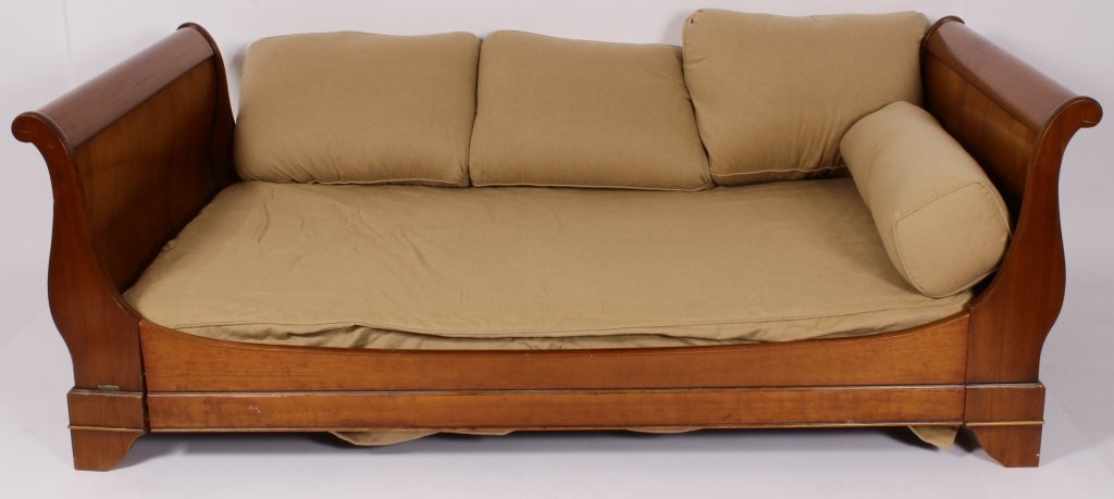 Sleigh Bed by Grange (1 of 7)