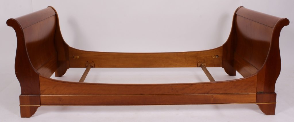 Contemporary Twin Size Sleigh Bed: Contemporary Twin Size Sleigh Bed.(RSCR5901)(WK). Measurements: 31 h X 45.5 w