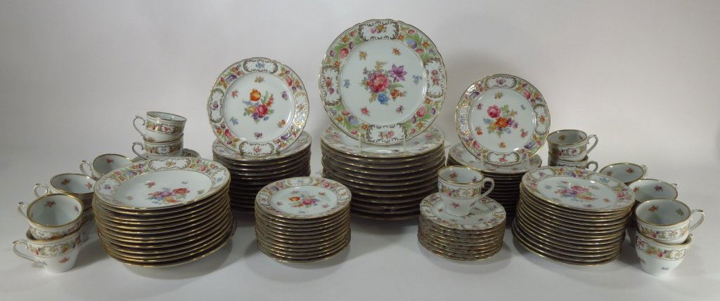 Oscar de la Renta Dinner Service "Royale" (1 of 4)