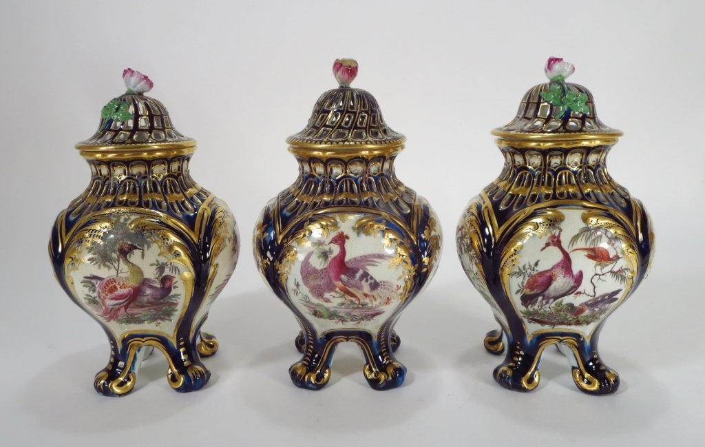 Three Porcelain Potpourri Bowls with Covers. (1 of 9)