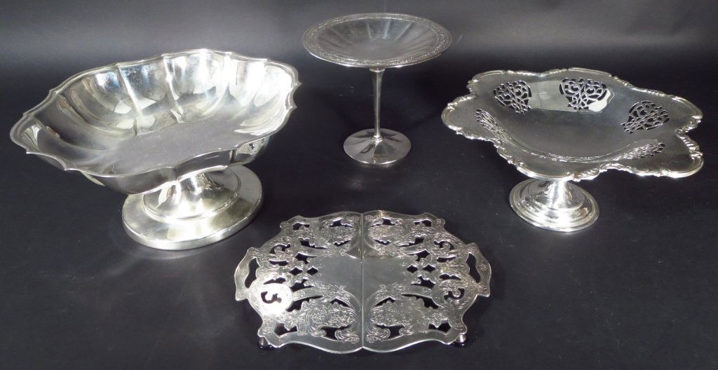 Three Silverplate Pedestal Bowls & a Trivet (1 of 7)