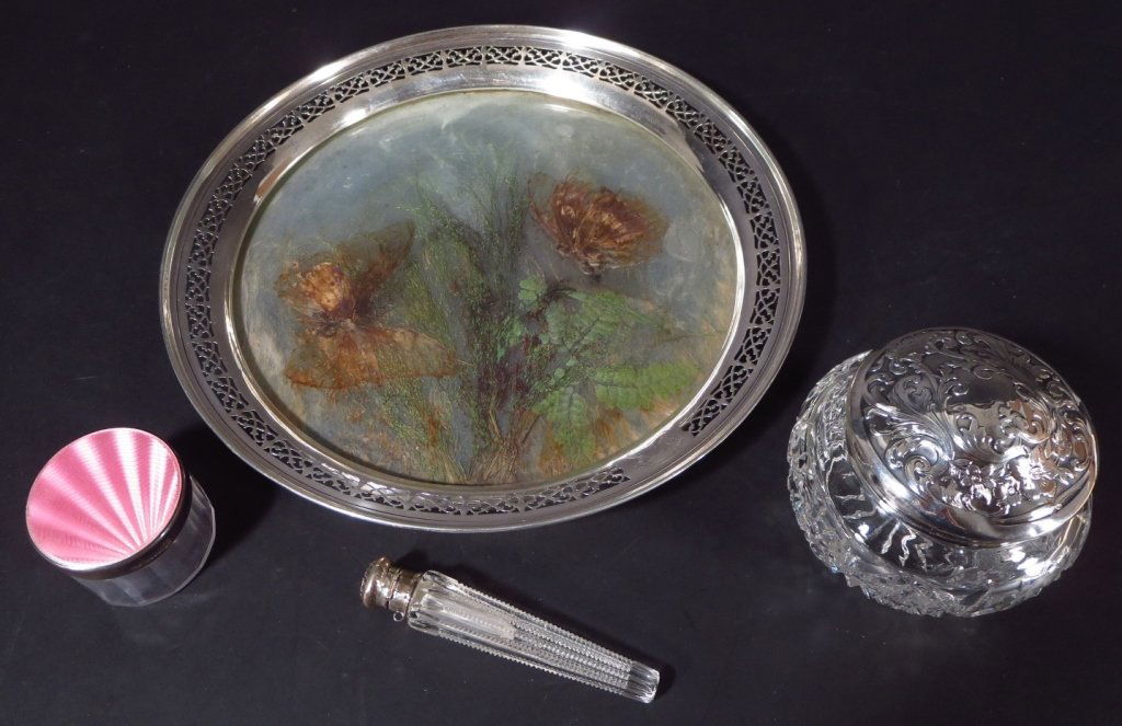 Sterling Mounted Dresser Jars & Tray (1 of 4)