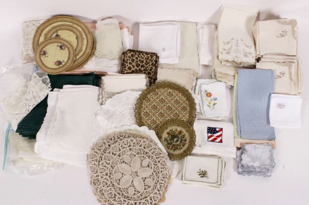 Large Lot of Misc. Table Linens (1 of 6)