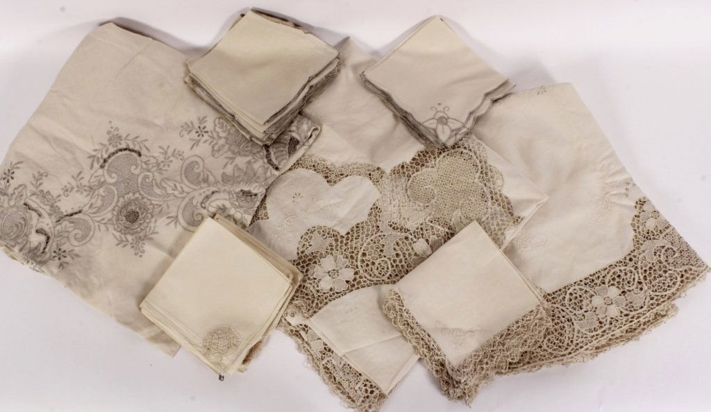 Lot of Fancy Table Linens (1 of 5)