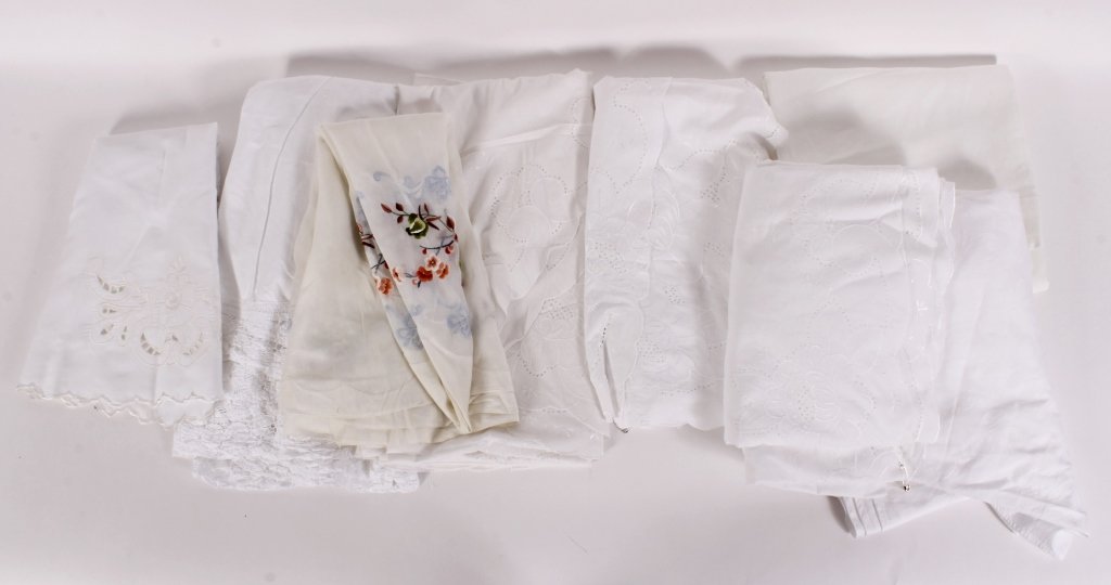 Lot of 8 Fancy Table Linens (1 of 6)
